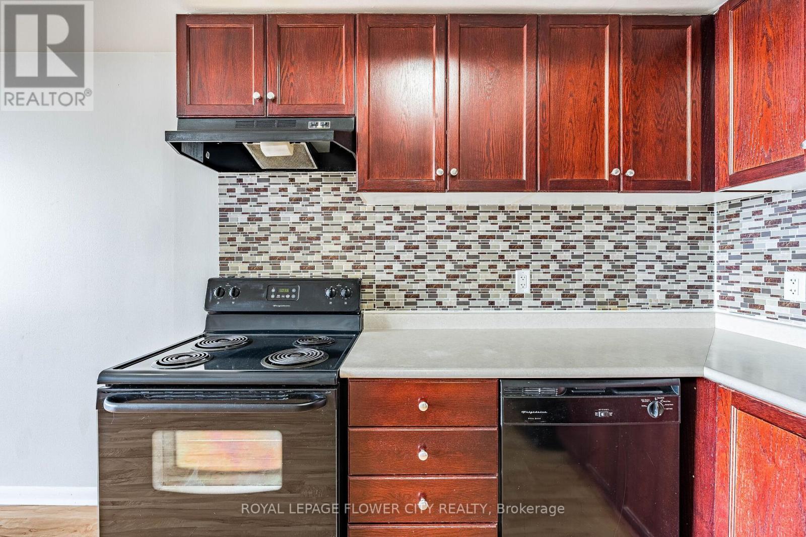 #907 2464 WESTON ROAD - 12