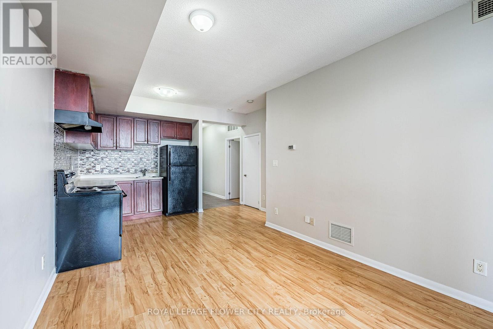 #907 2464 WESTON ROAD - 15