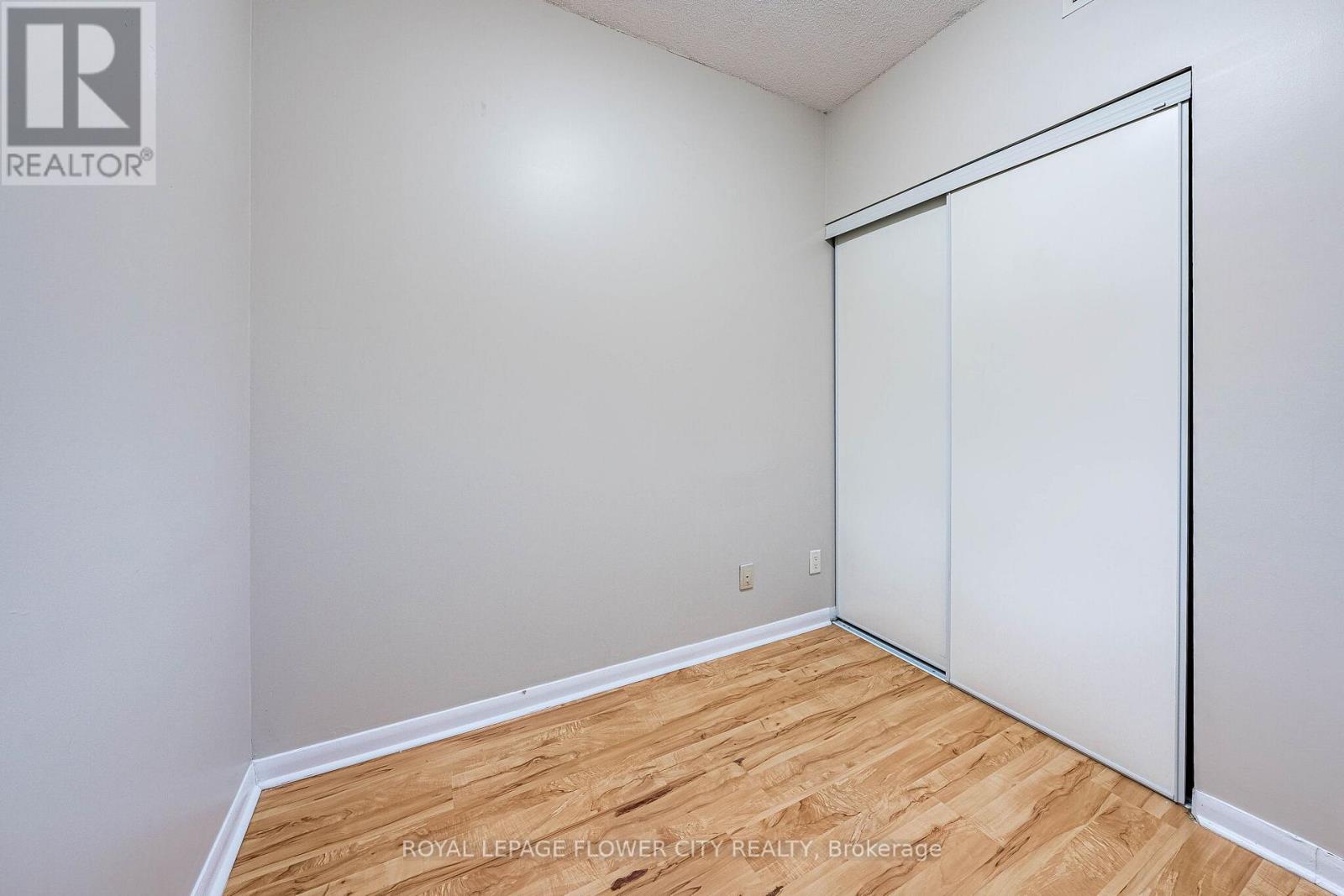 #907 2464 WESTON ROAD - 22