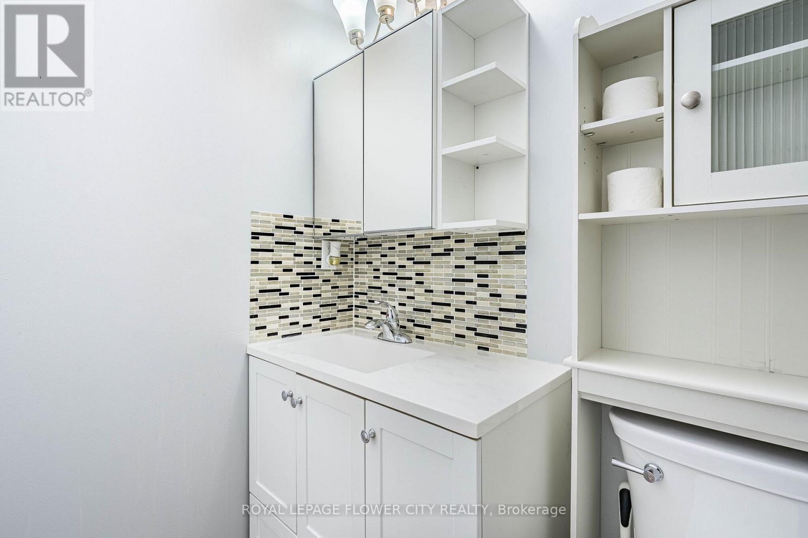 #907 2464 WESTON ROAD - 26