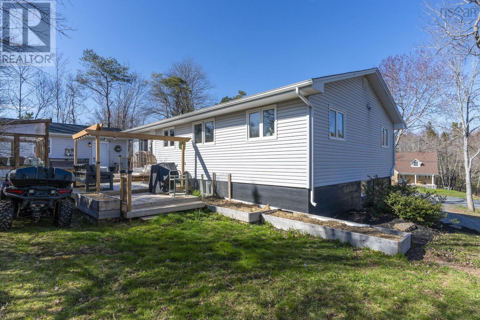 13 Logan Drive - 40