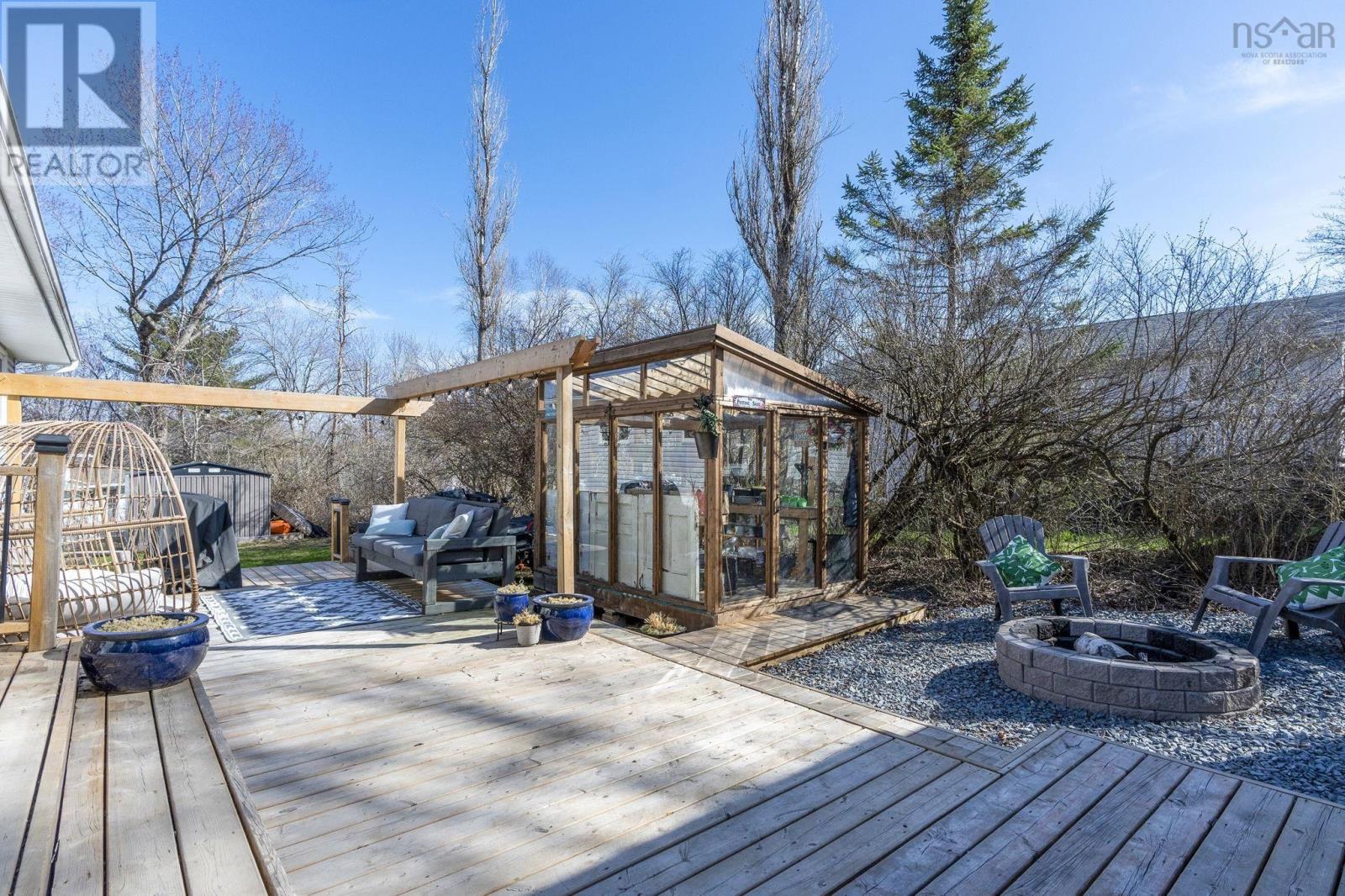 13 Logan Drive - 38