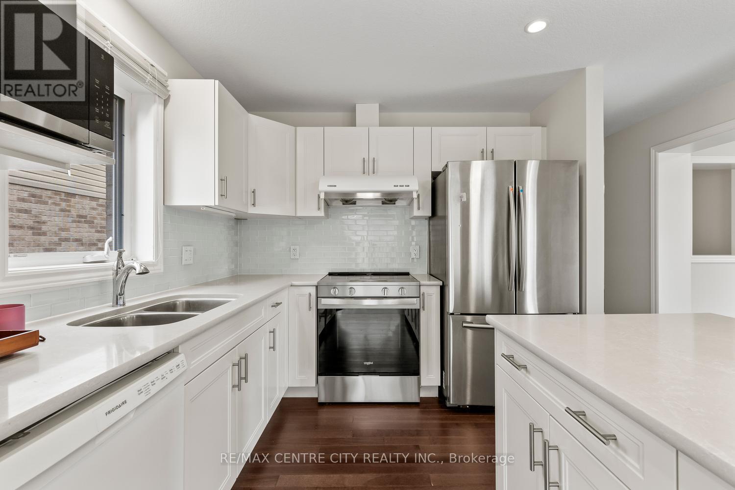657 TENNENT AVENUE - 12
