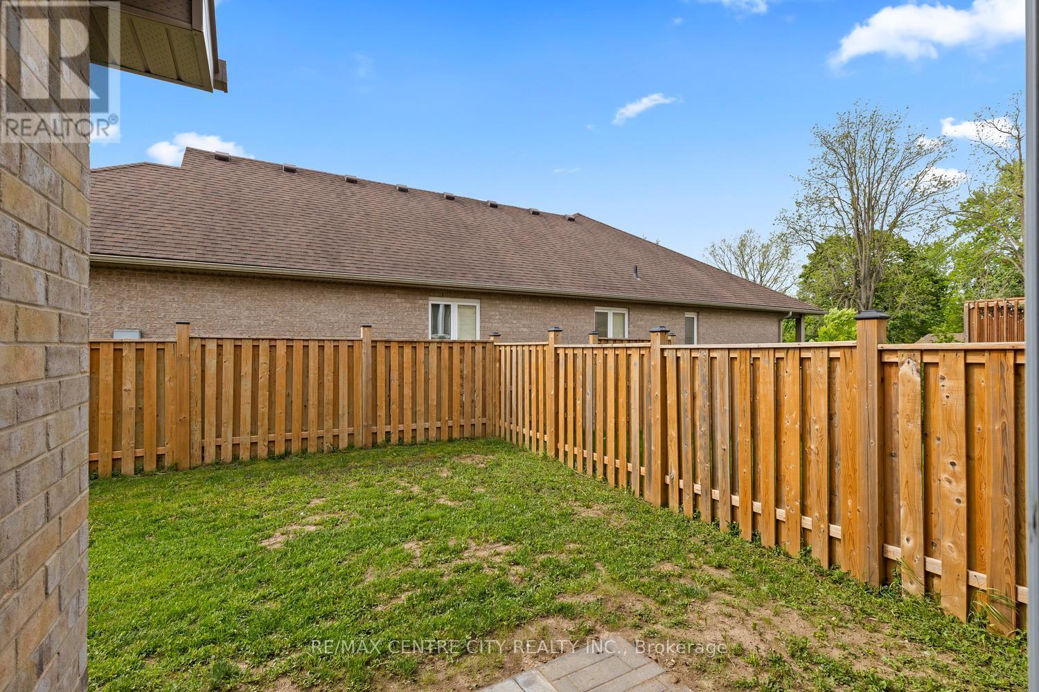 657 TENNENT AVENUE - 40