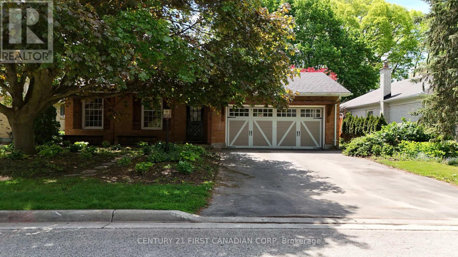 35 BENSON CRESCENT - 3