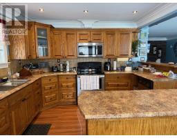 9 Bear Head Road thumbnail 5
