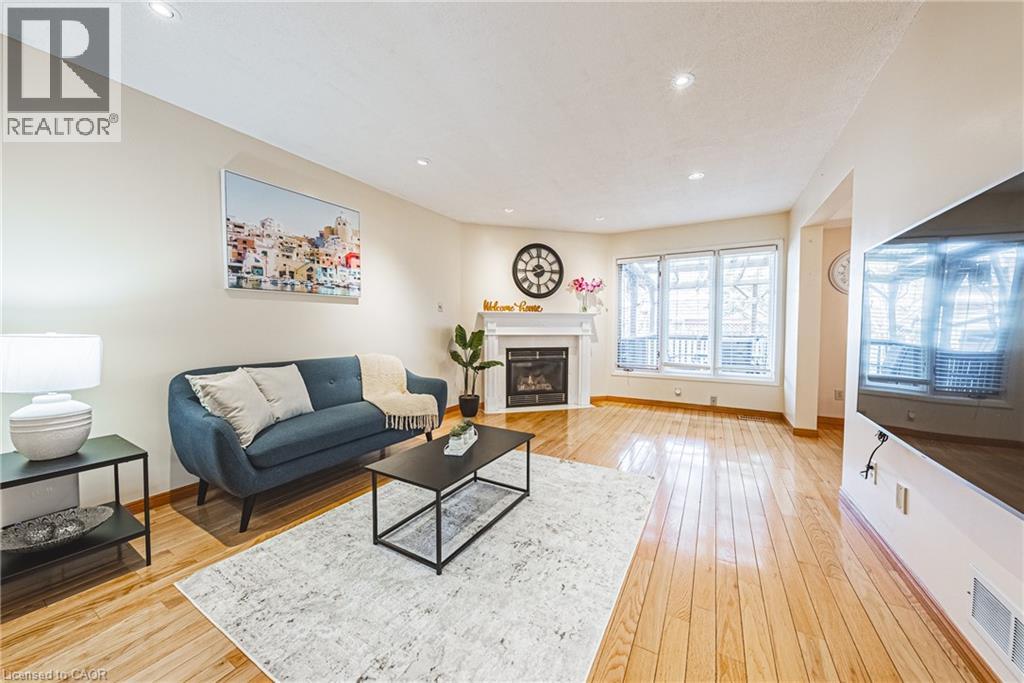 110 HIGHBURY Drive - 7