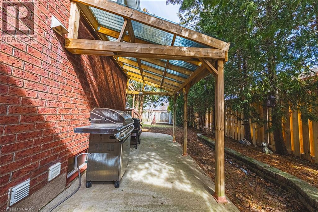 110 HIGHBURY Drive - 39