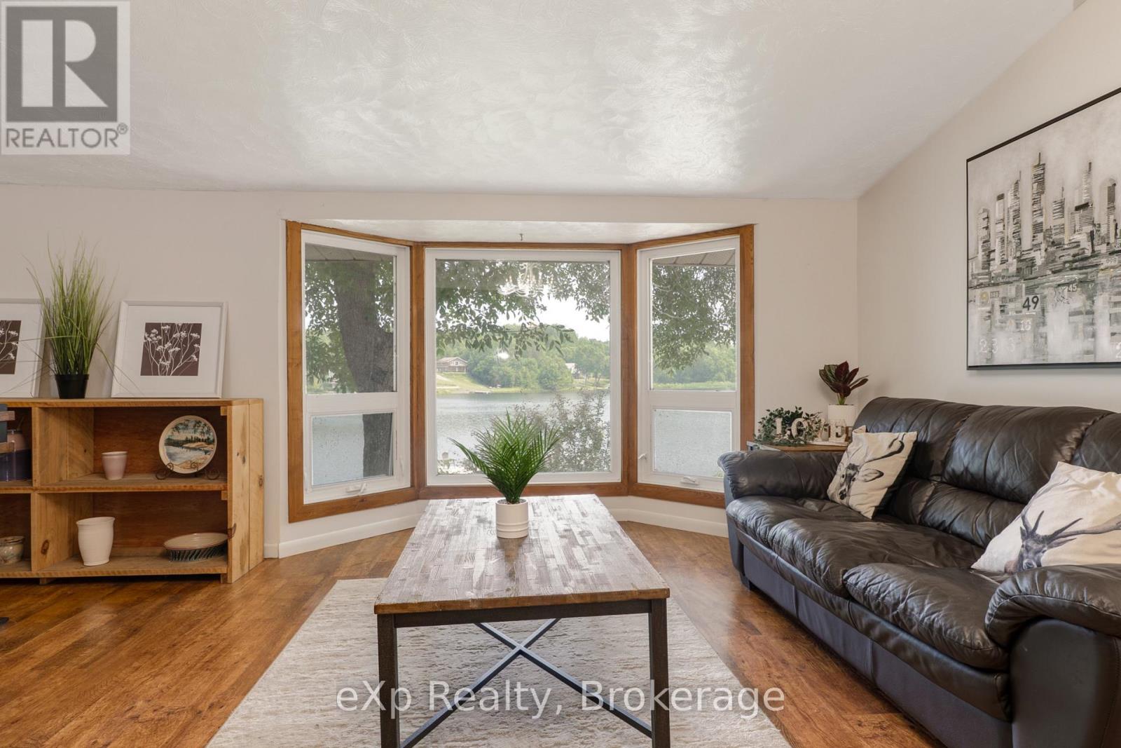 688A PREVOST ROAD - 10