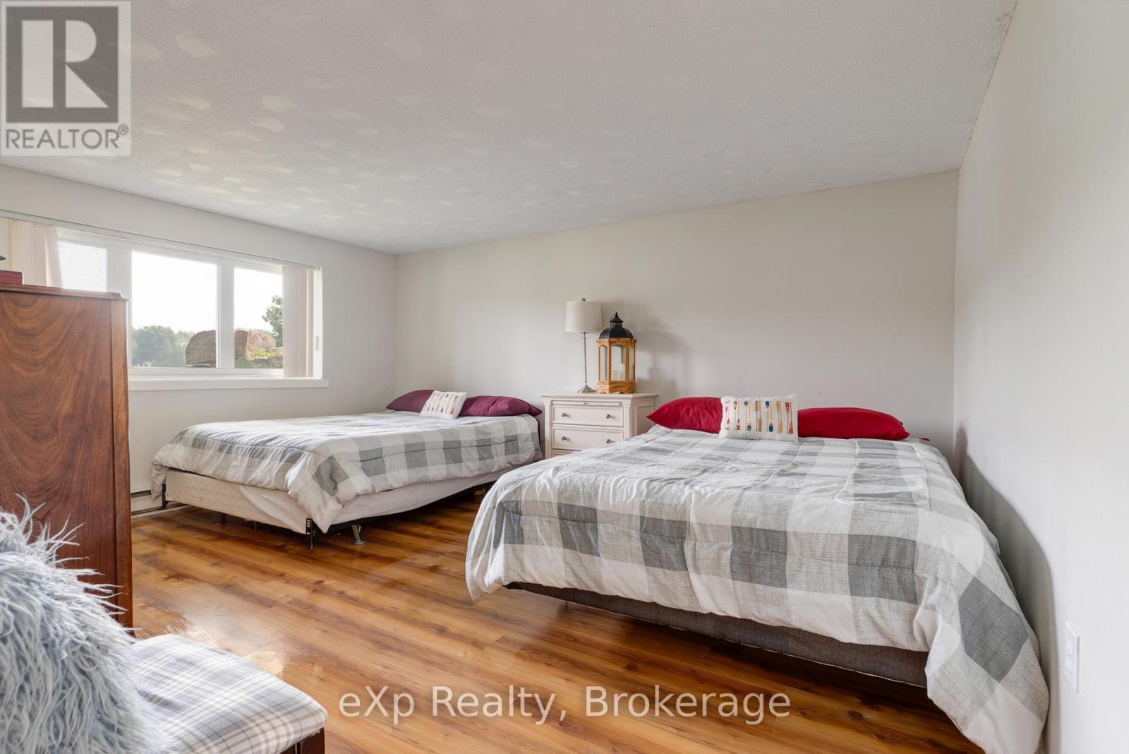 688A PREVOST ROAD - 22