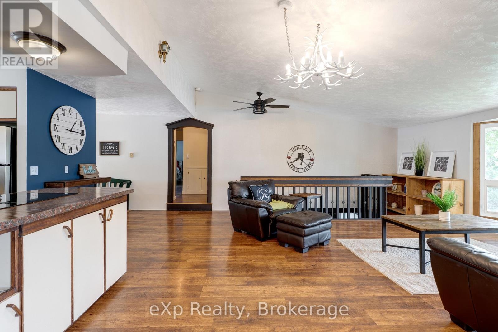 688A PREVOST ROAD - 5