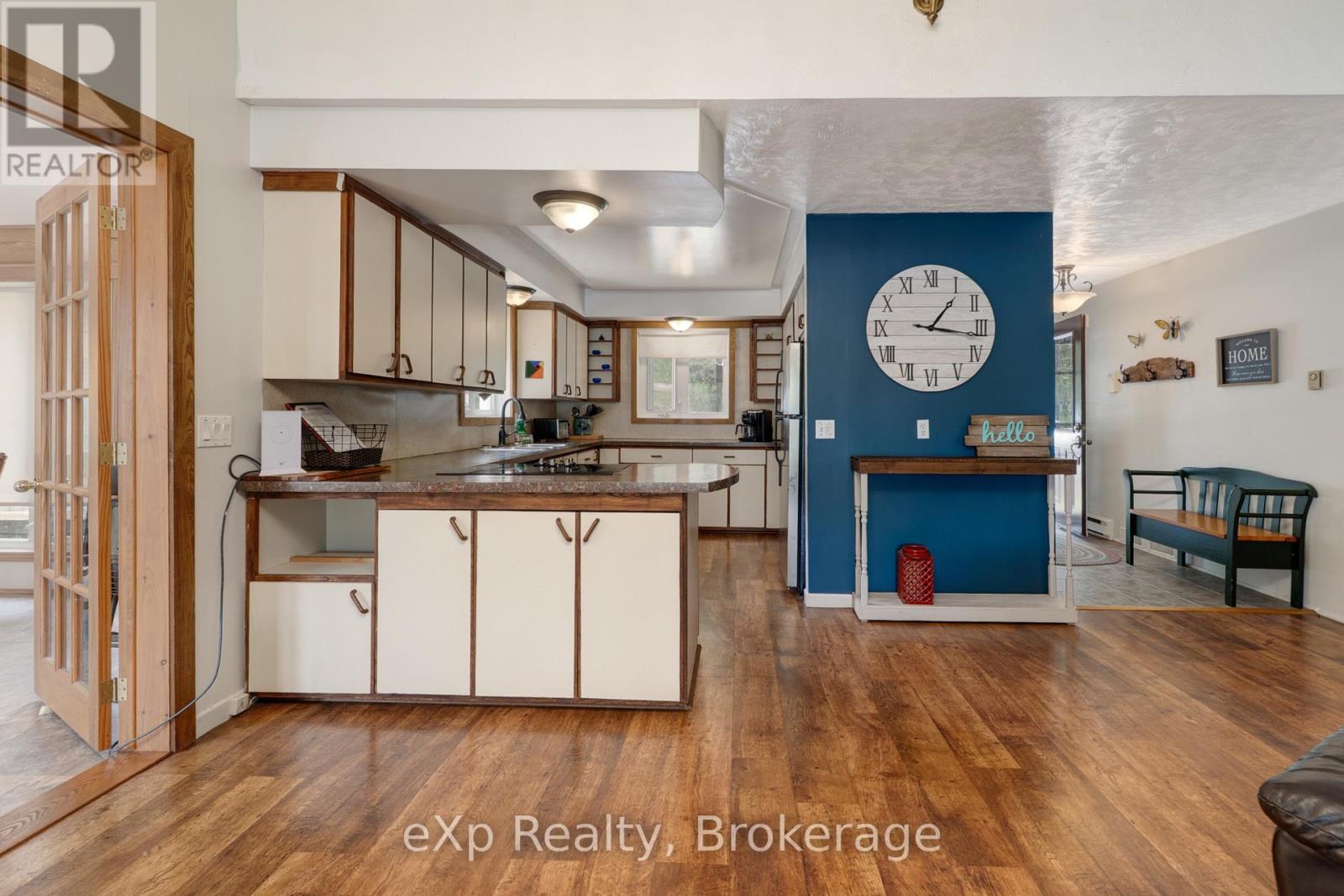 688A PREVOST ROAD - 8
