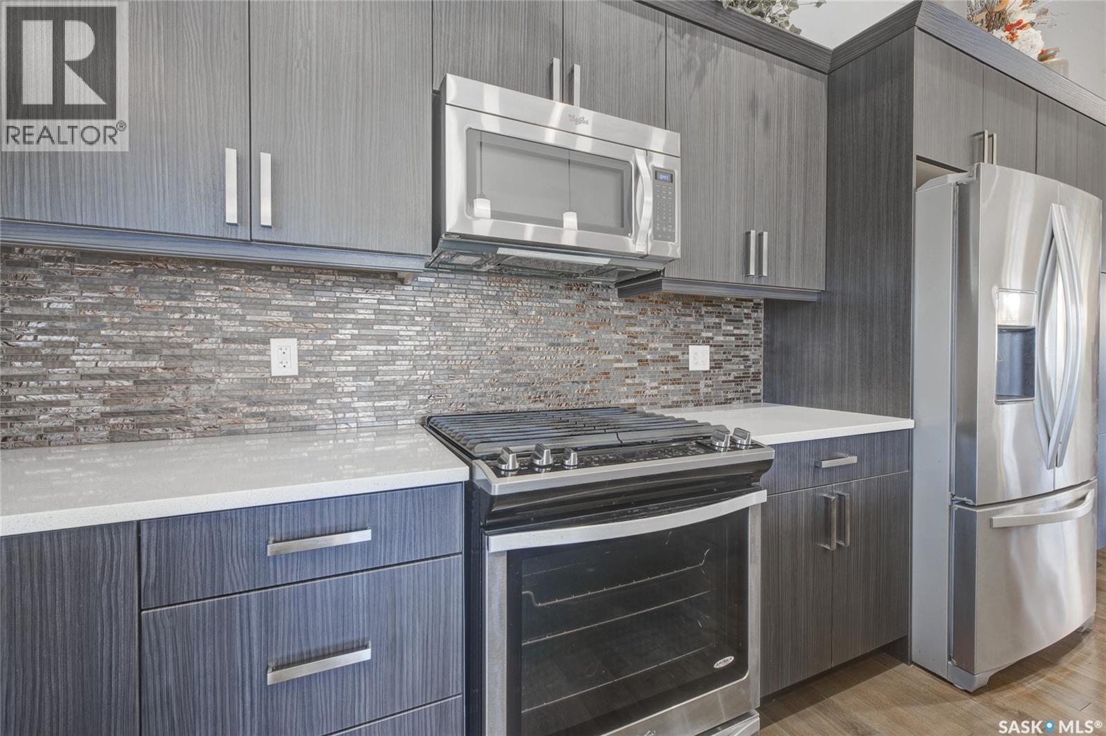 935 Glacial Shores MANOR - 12