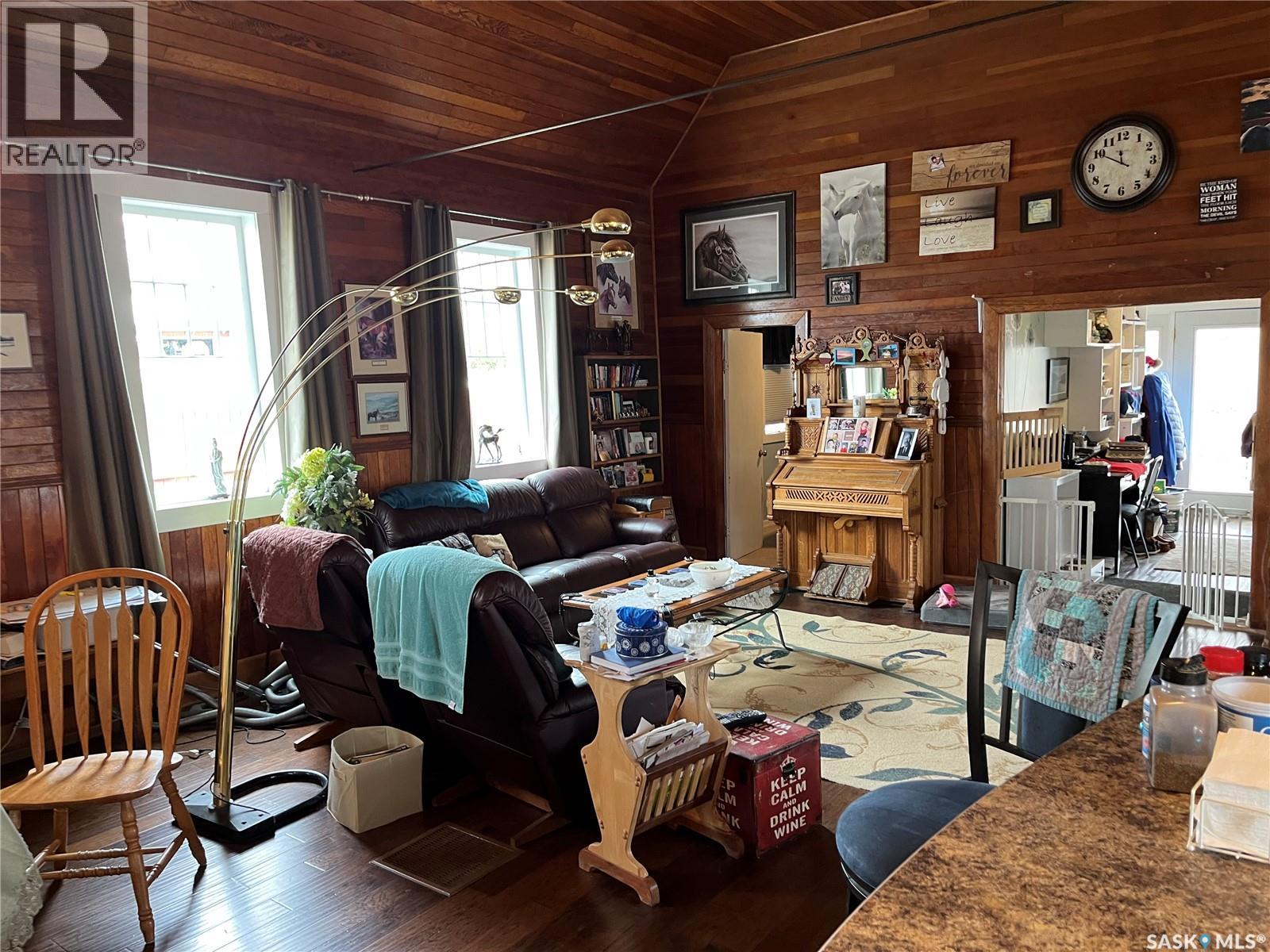 158 Municipal ROAD - 11