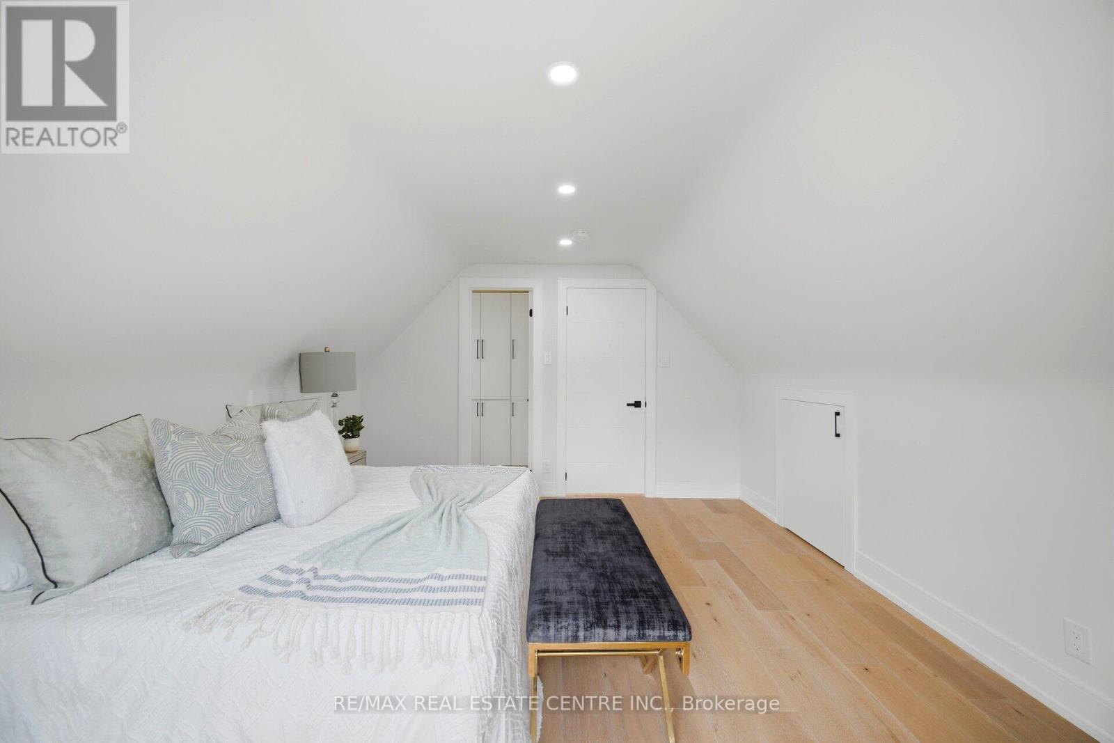 109 GLENCREST BOULEVARD - 27