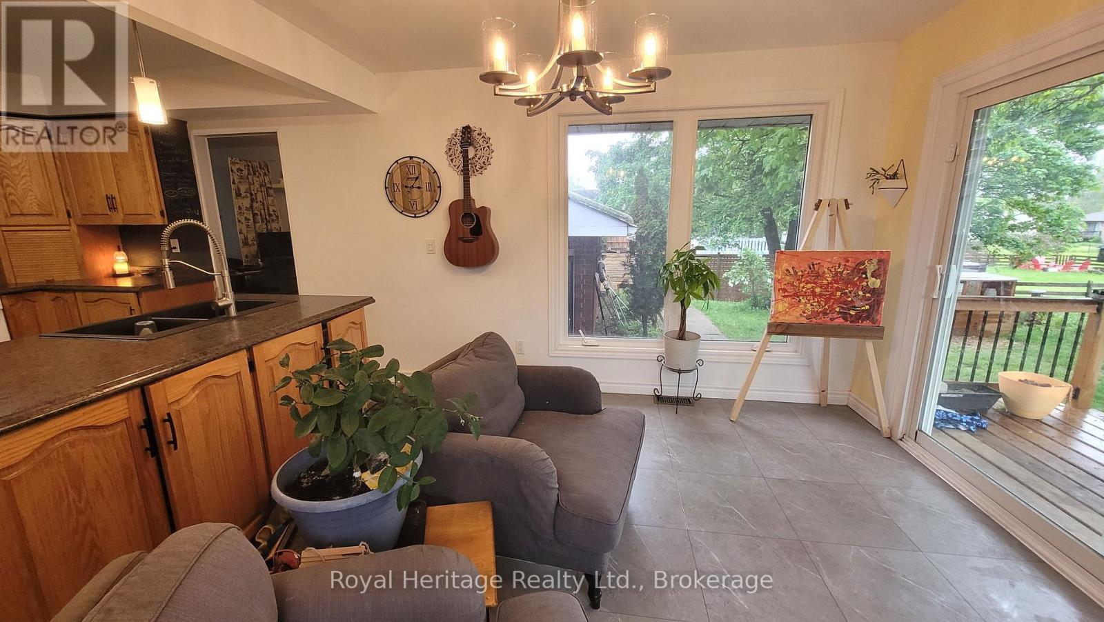115 CHATTERTON VALLEY CRESCENT - 6