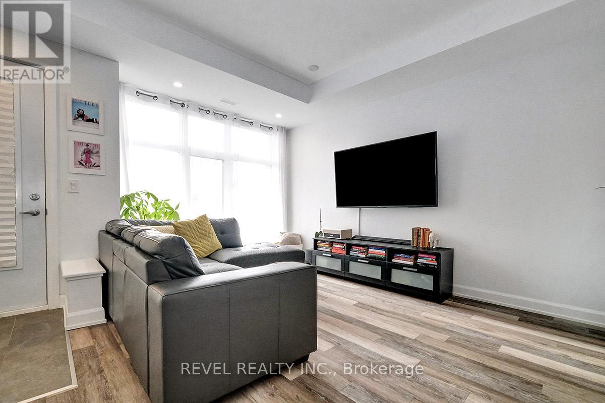 #4 509 GLADSTONE AVENUE - 6