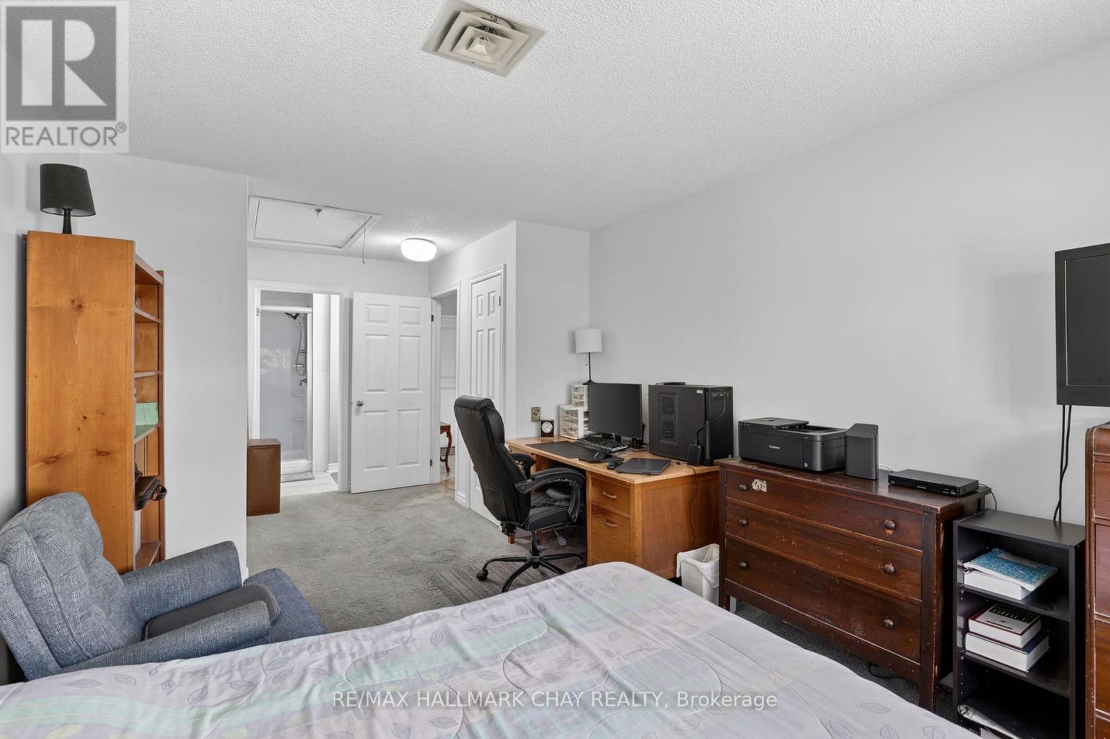 #34 77 MILL STREET E - 20