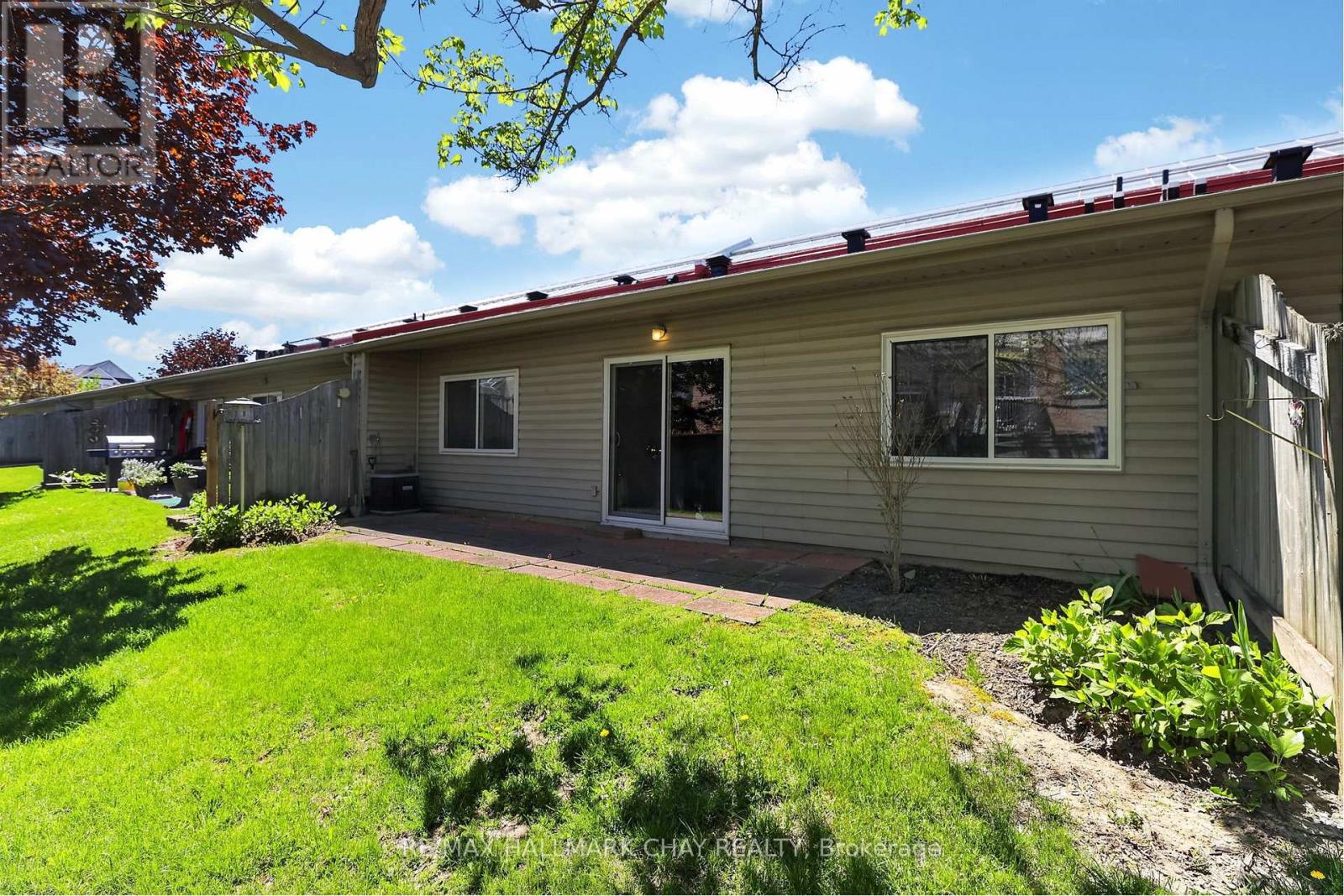 #34 77 MILL STREET E - 23