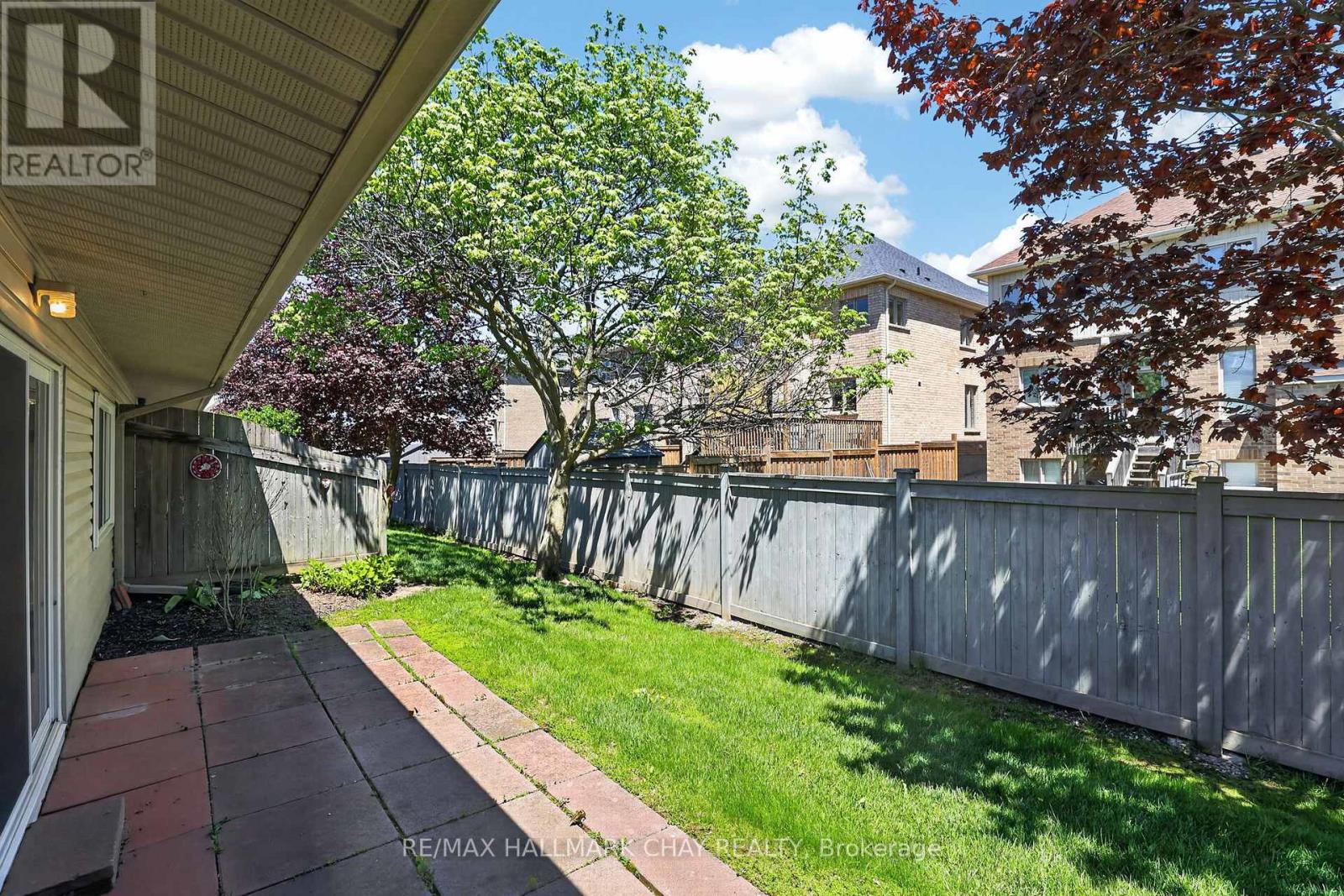 #34 77 MILL STREET E - 25