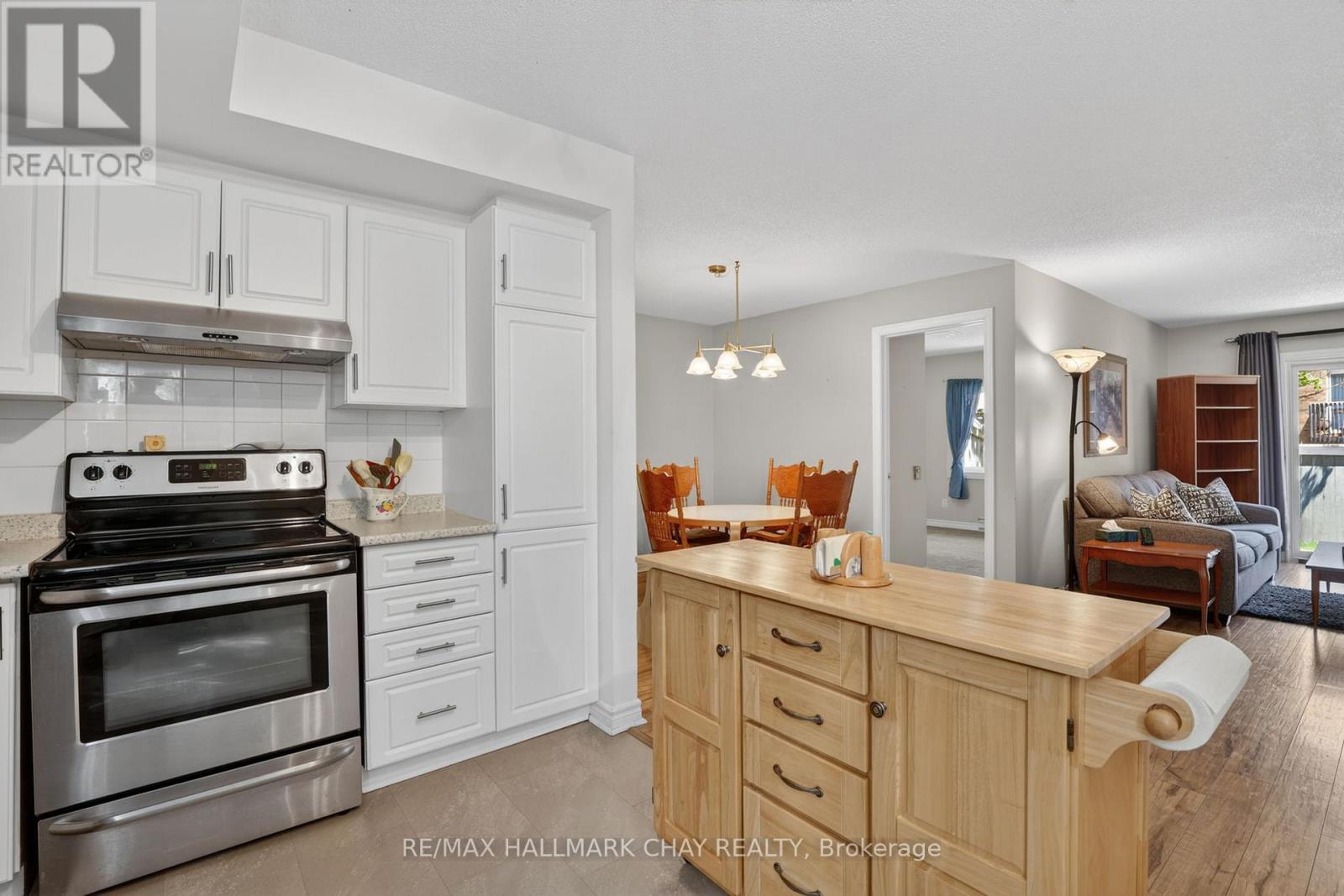 #34 77 MILL STREET E - 7