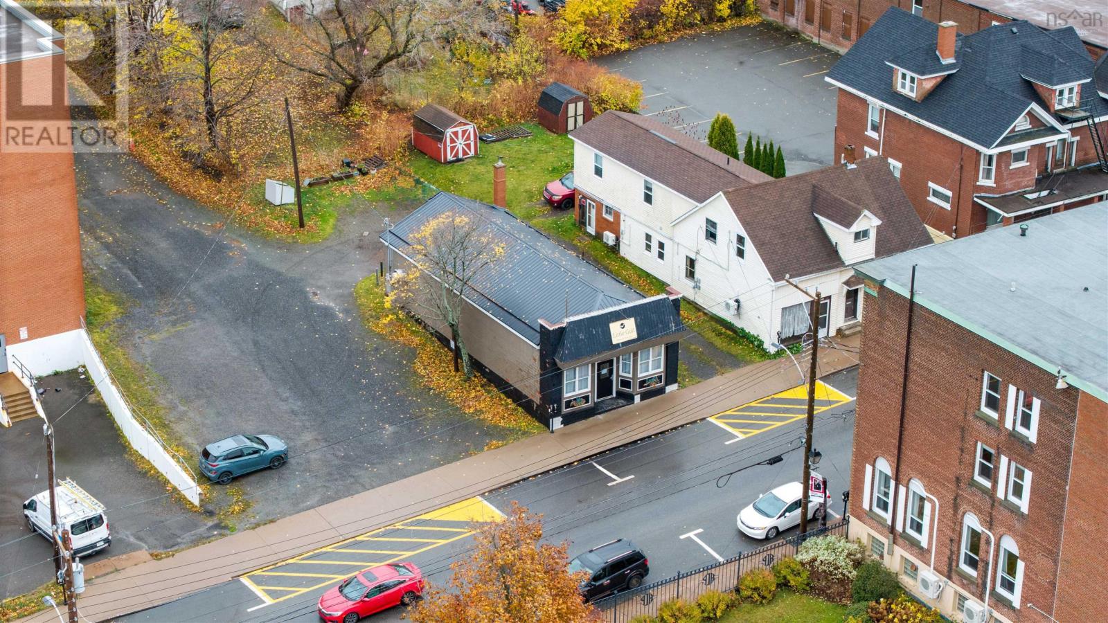 Property 23 of 49 of 216 Archimedes Street