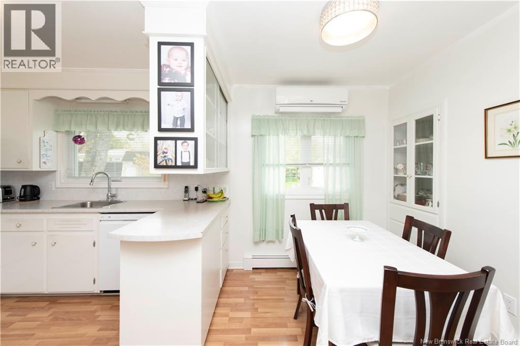 310 Beverly Crescent - 10