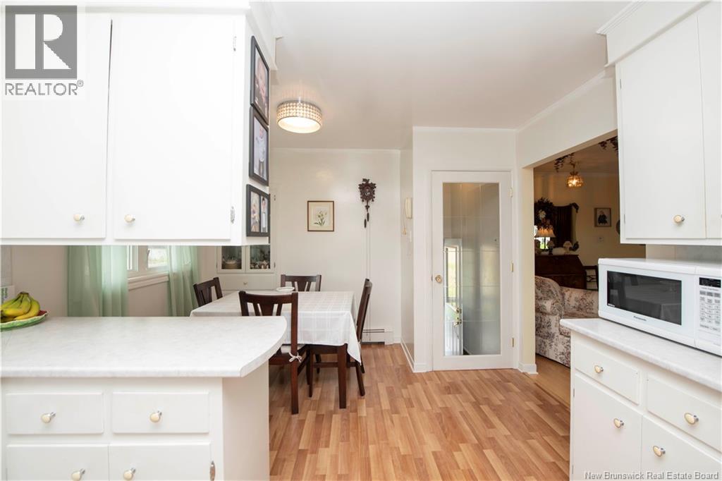 310 Beverly Crescent - 14