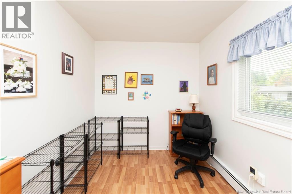 310 Beverly Crescent - 18