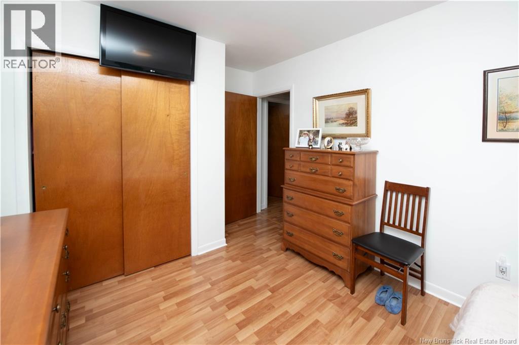 310 Beverly Crescent - 19