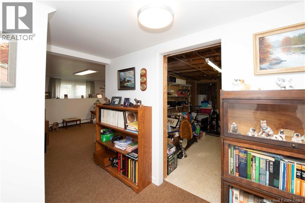 310 Beverly Crescent - 26