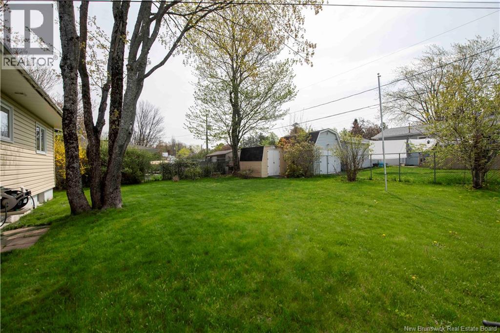 310 Beverly Crescent - 34
