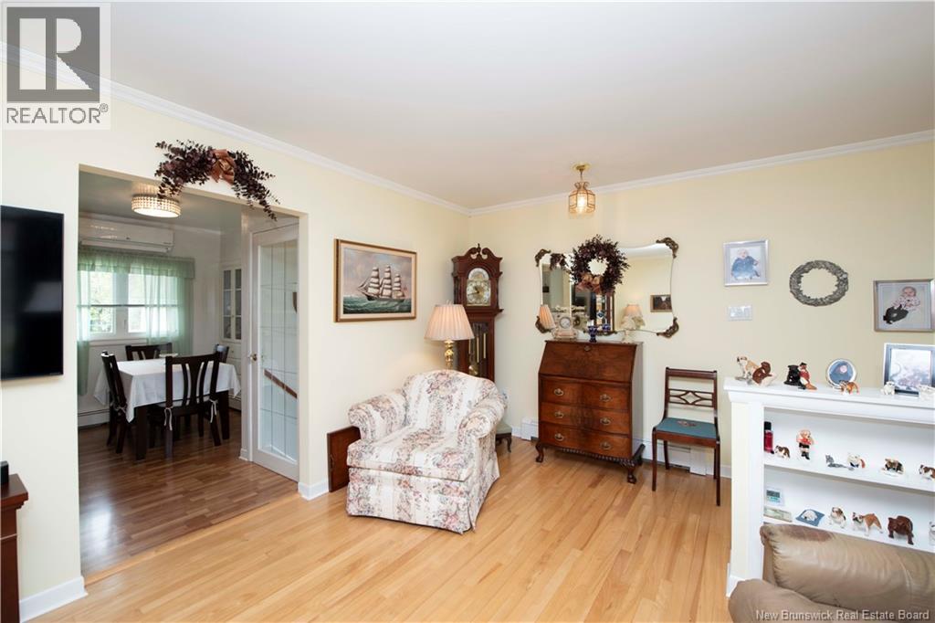 310 Beverly Crescent - 8