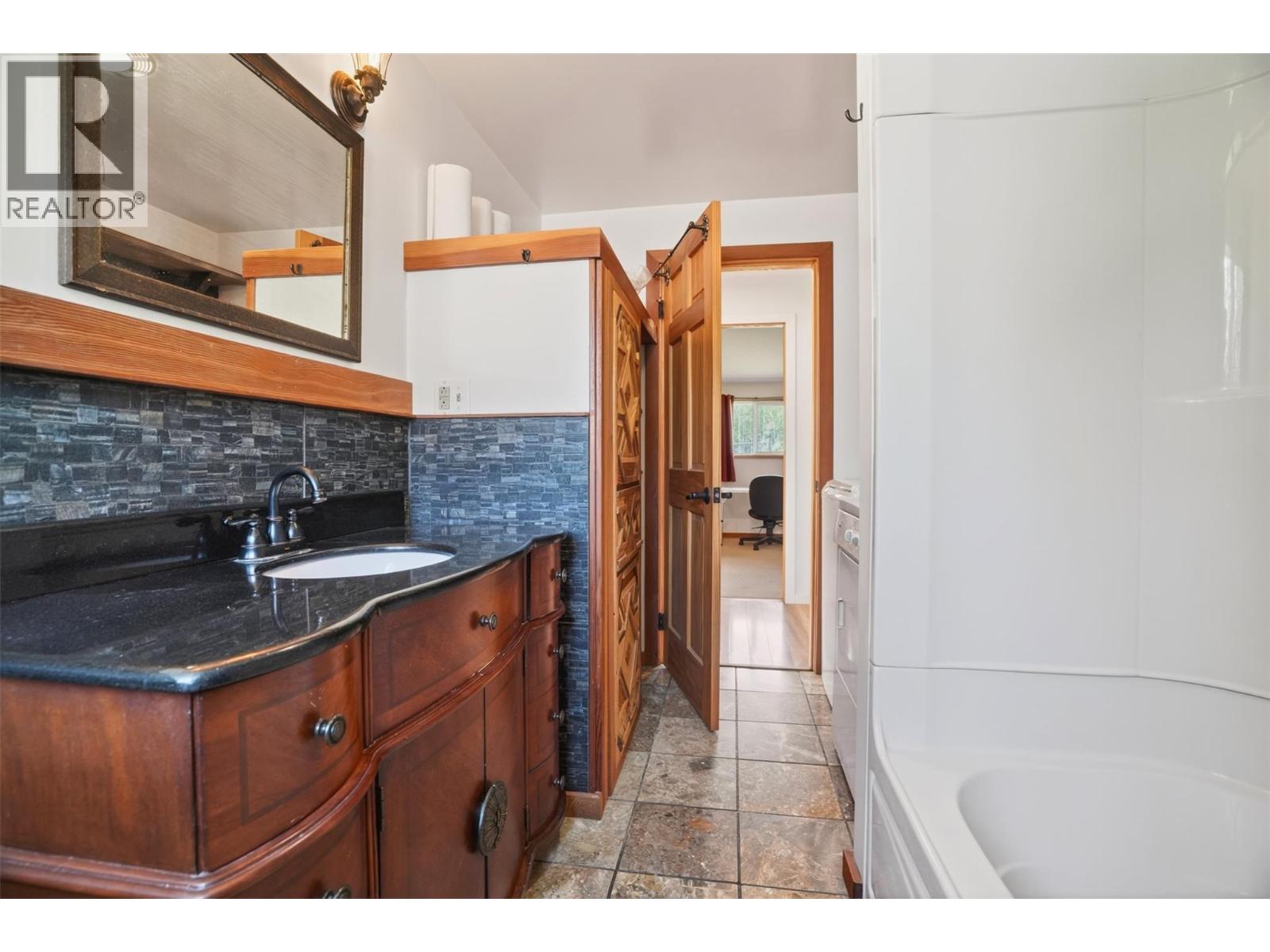 127 8th Street N - 31