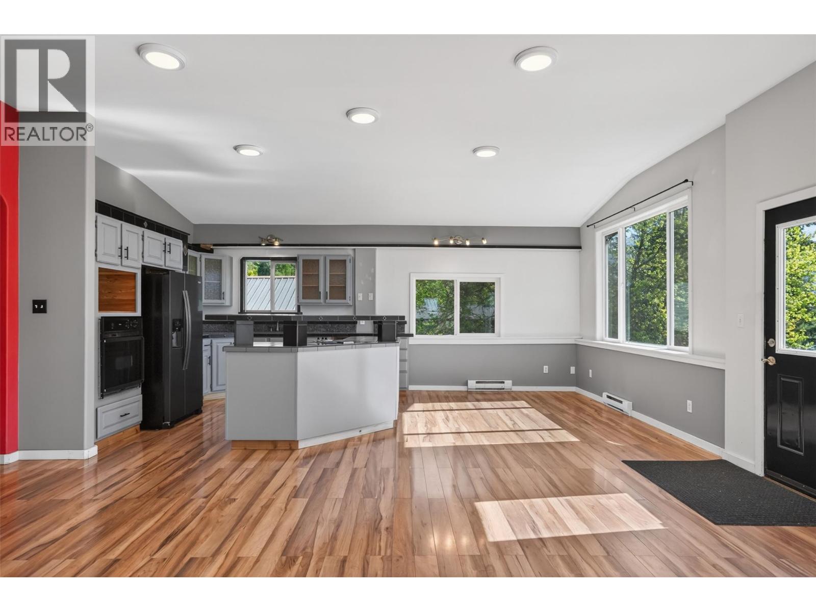 127 8th Street N - 12
