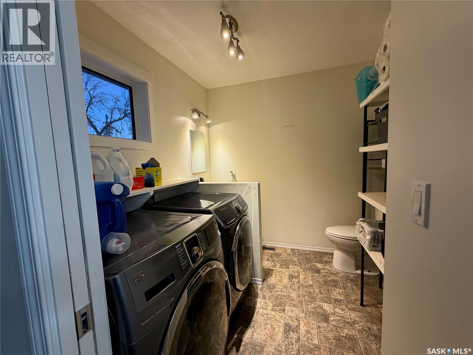 405 3rd AVENUE W - 11