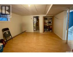 405 3rd Avenue W, Biggar, SK S0K0M0 Photo 32