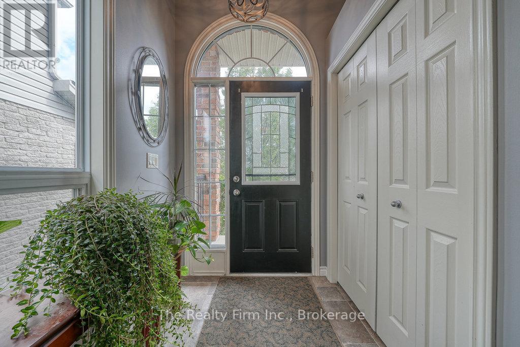 4 KERR CRESCENT - 7