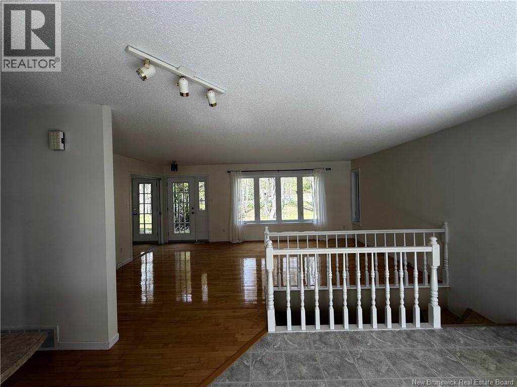 327 Marcoux Street - 19