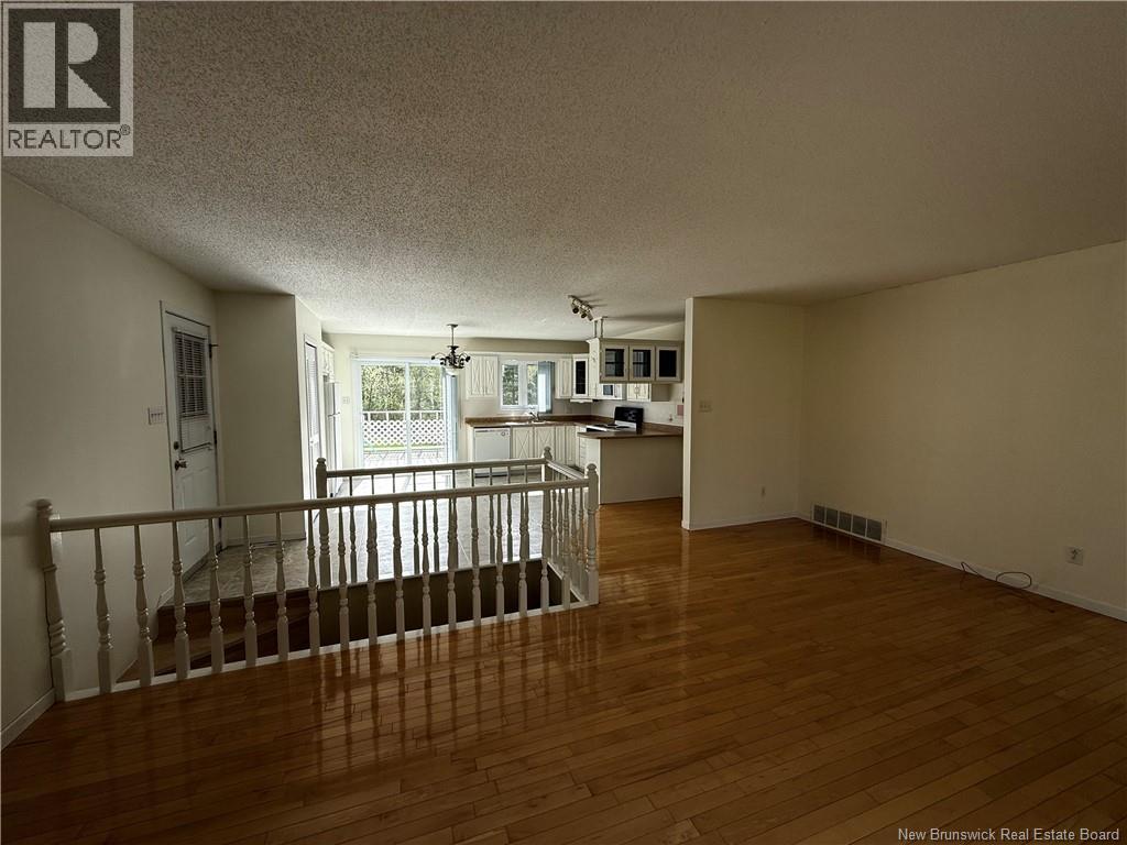 327 Marcoux Street - 20