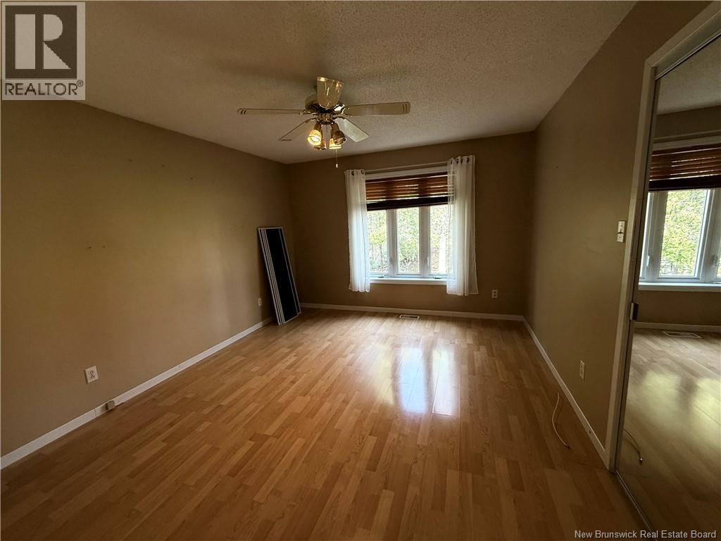 327 Marcoux Street - 25