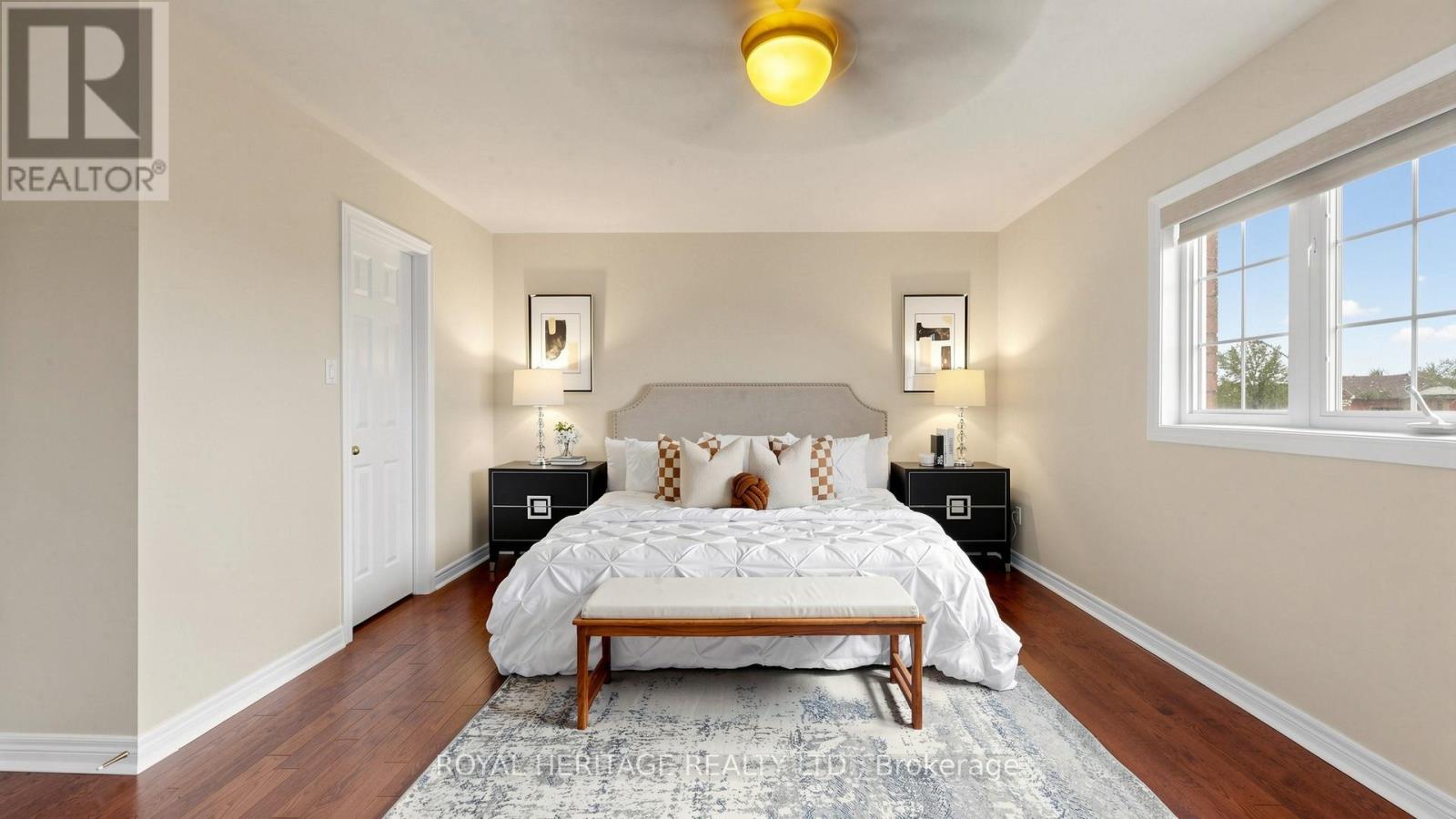 3 KINROSS AVENUE - 21