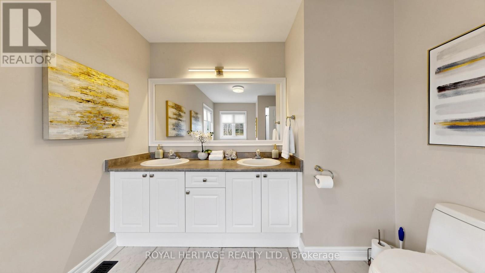 3 KINROSS AVENUE - 22