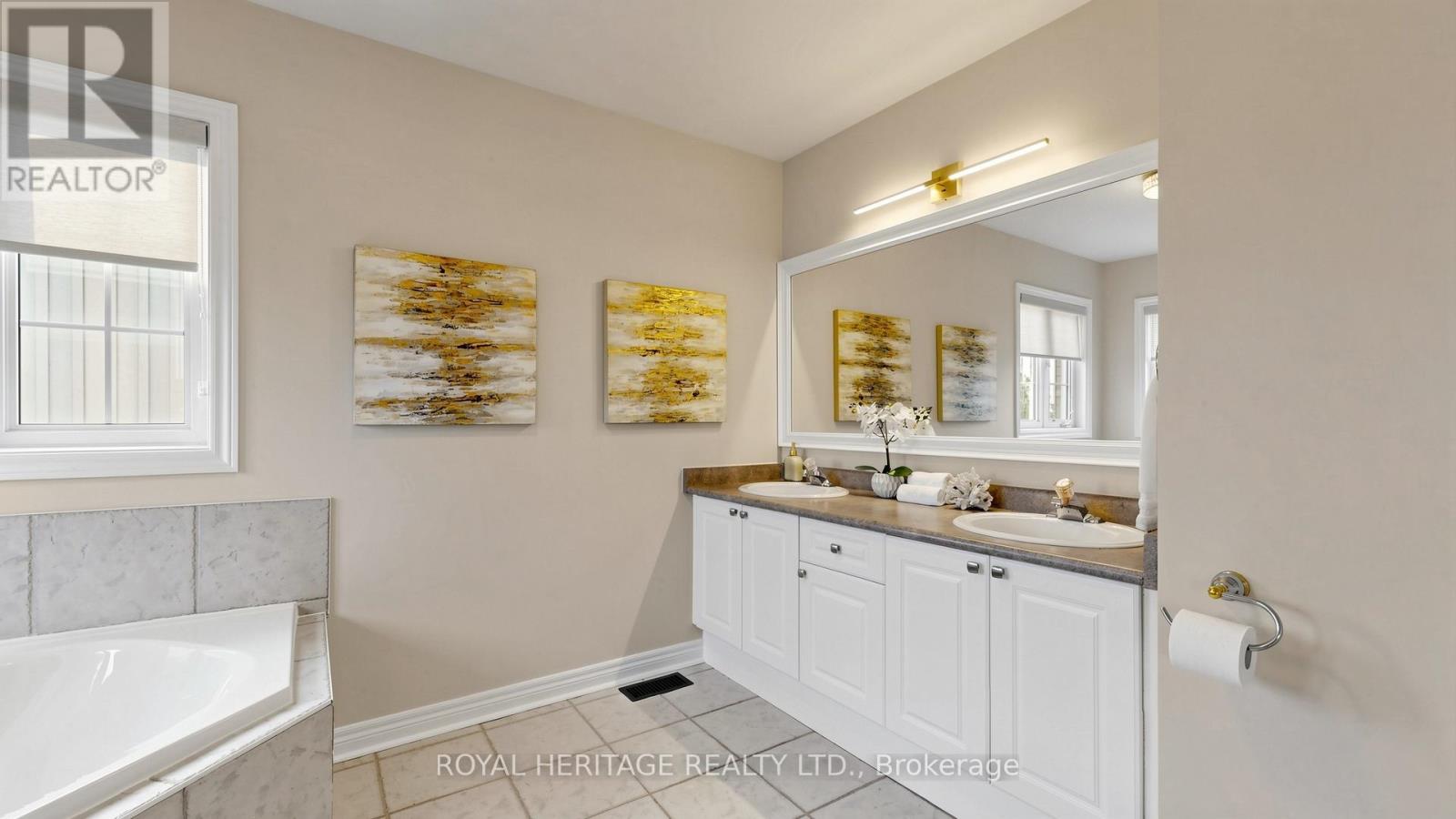 3 KINROSS AVENUE - 23