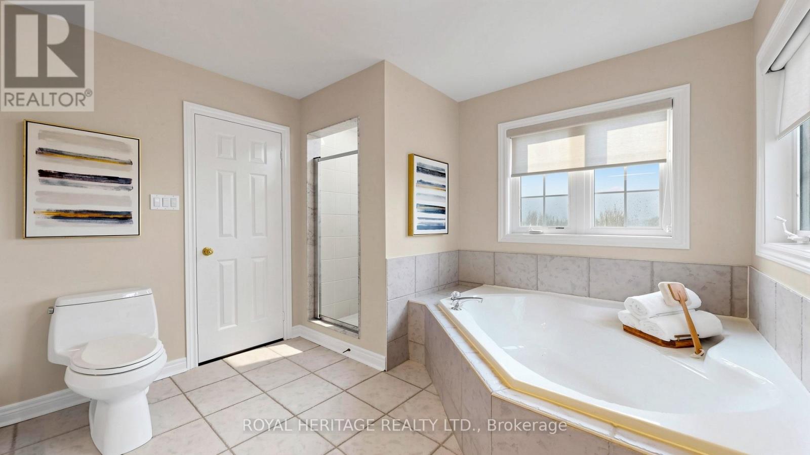 3 KINROSS AVENUE - 24