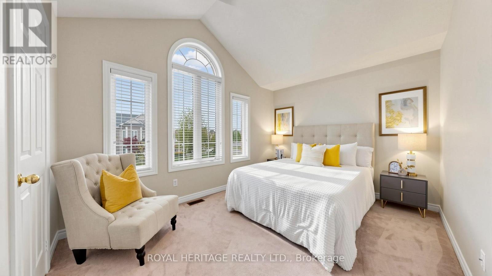 3 KINROSS AVENUE - 25