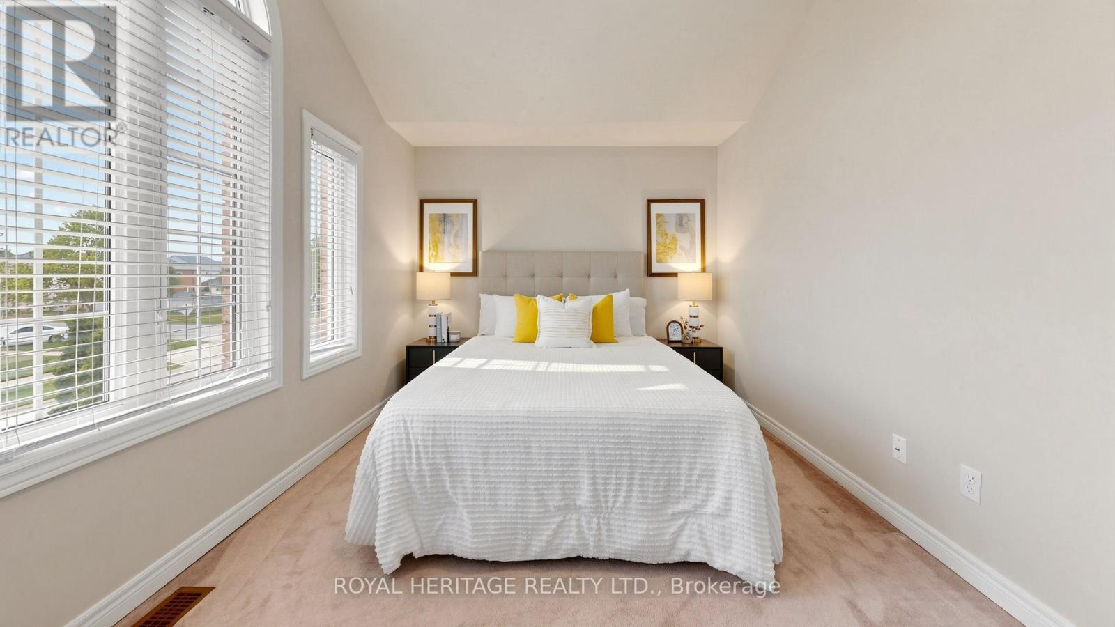 3 KINROSS AVENUE - 26