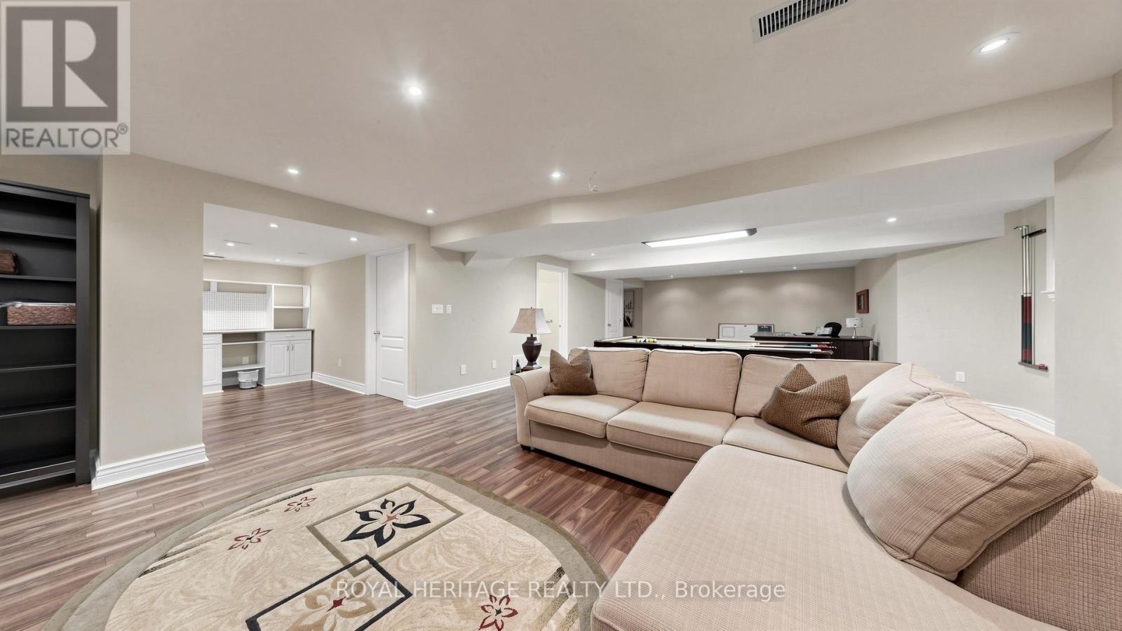 3 KINROSS AVENUE - 36