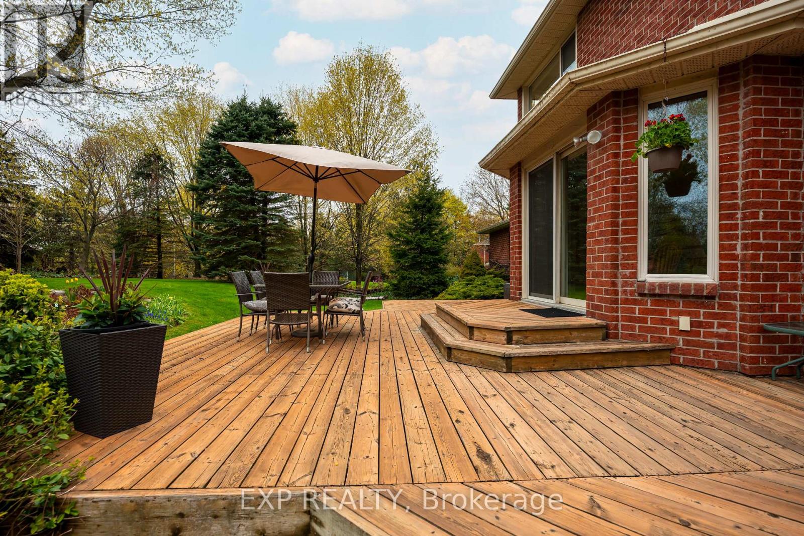 5 BEECHNUT STREET - 43