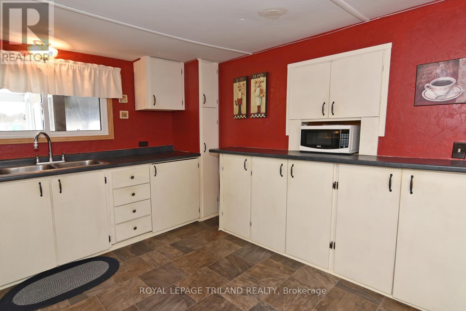 #27 9385 IPPERWASH ROAD - 15